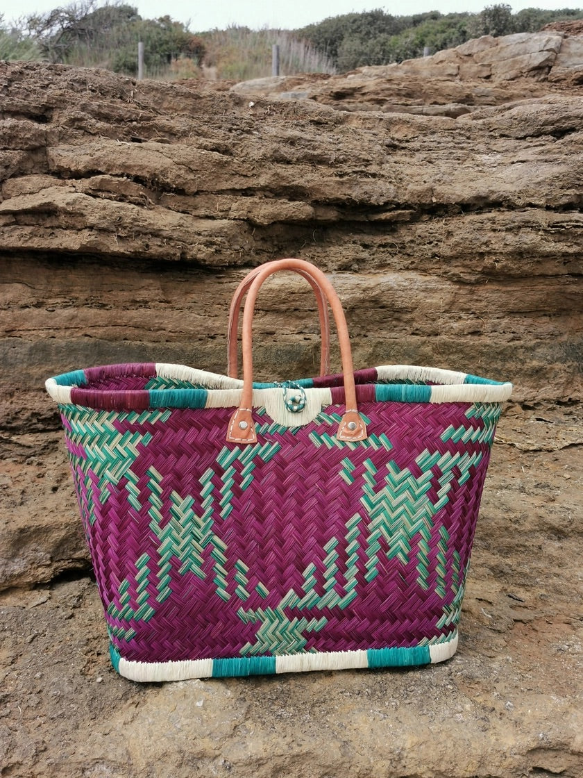 Paniers colorés en raphia