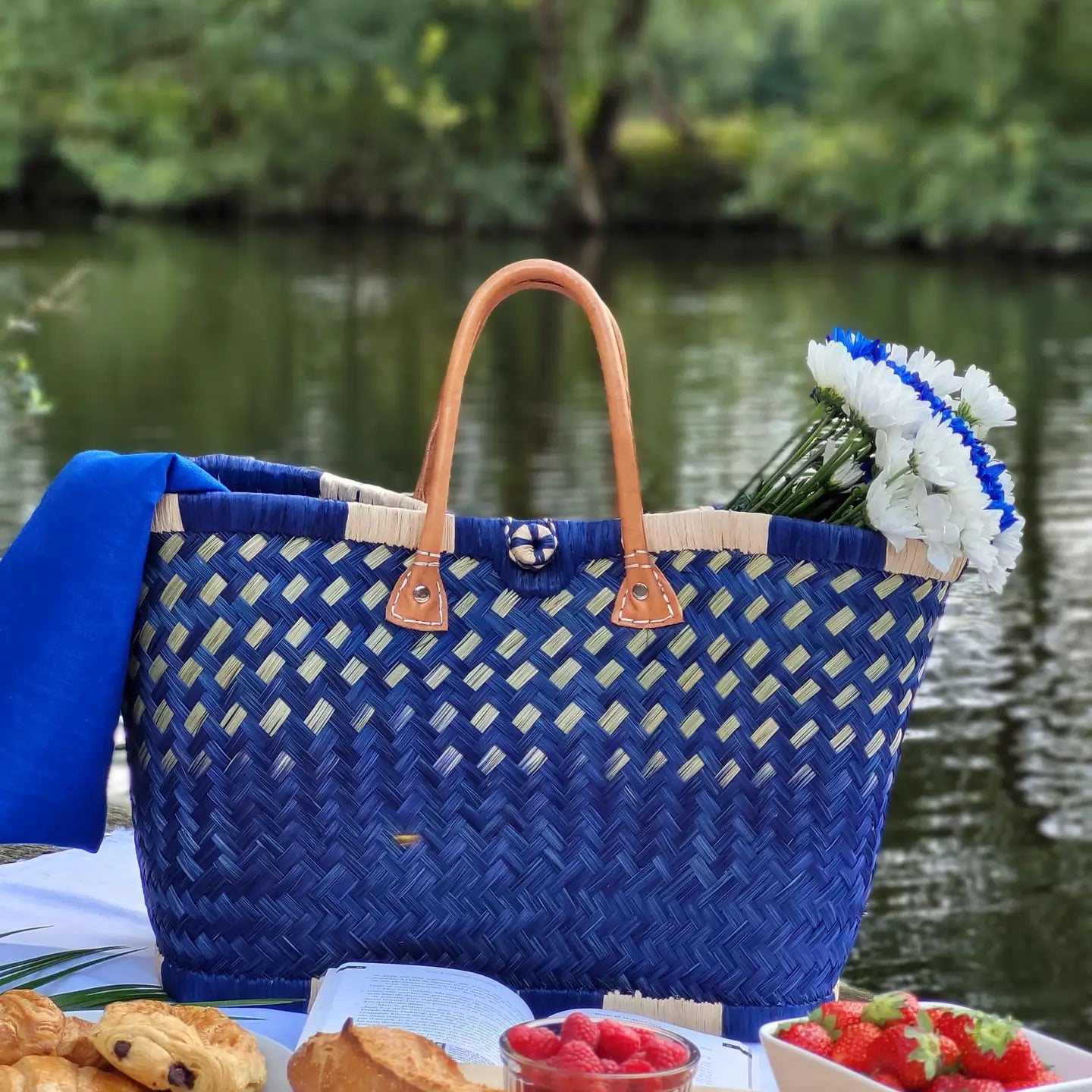 Paniers cabas en paille tressée